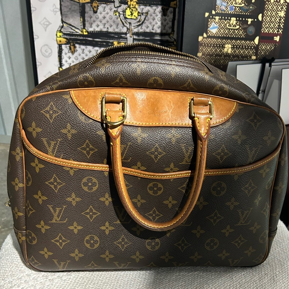 Louis Vuitton Monogram Canvas Handbag - Picture 2 of 16